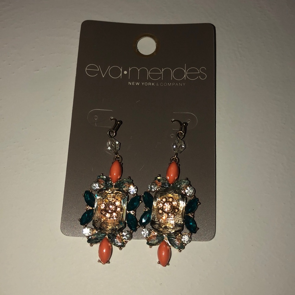 Eva Mendes stunning Statement earrings